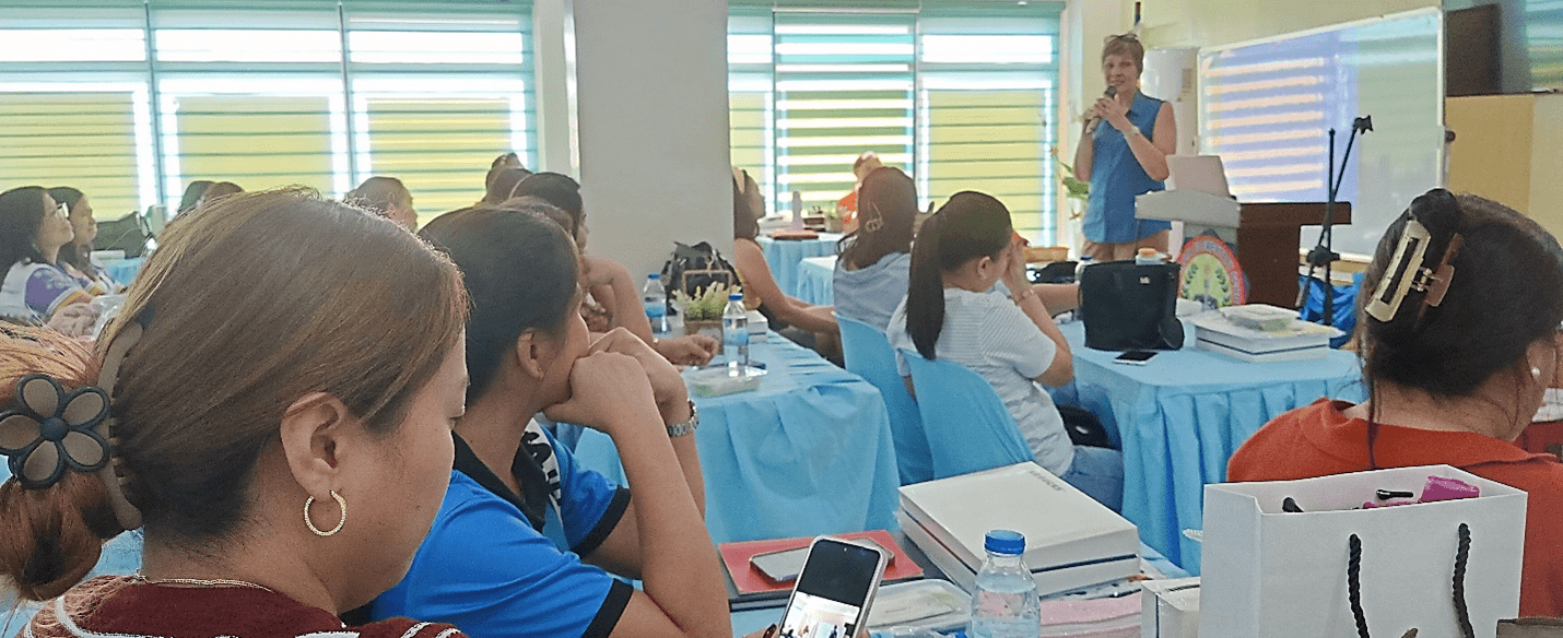 Carla S. Limcaoco addressing Kinder teachers